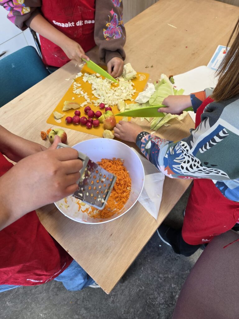 Verlengde Schooldag op de Oosterhoogebrugschool: koken, ontdekken en meedoen